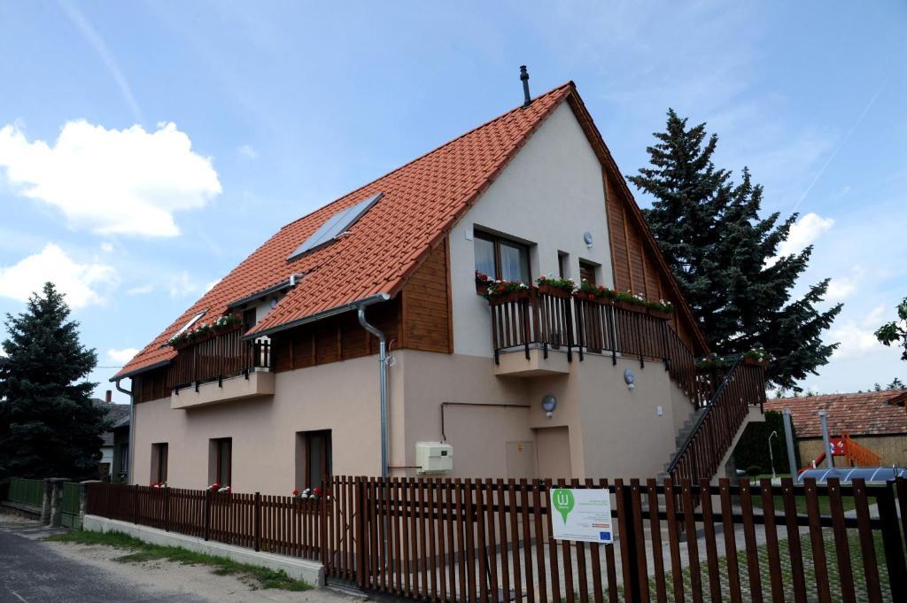 Arany Szőlő Wellness Apartmanház Hévíz Exterior foto